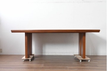 中古　希少な廃番品　チーク無垢材　SCANTEAK(スキャンティーク)　広々とした天板が魅力のダイニングテーブル　(R-089491)