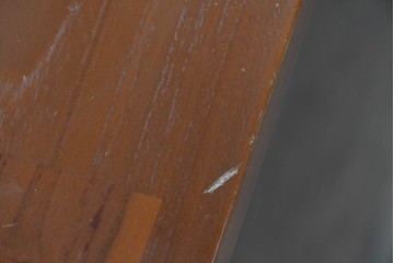 中古　希少な廃番品　チーク無垢材　SCANTEAK(スキャンティーク)　広々とした天板が魅力のダイニングテーブル　(R-089491)