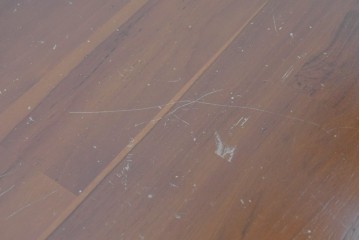 中古　希少な廃番品　チーク無垢材　SCANTEAK(スキャンティーク)　広々とした天板が魅力のダイニングテーブル　(R-089491)