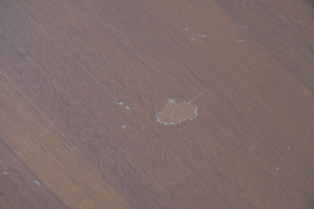 中古　希少な廃番品　チーク無垢材　SCANTEAK(スキャンティーク)　広々とした天板が魅力のダイニングテーブル　(R-089491)