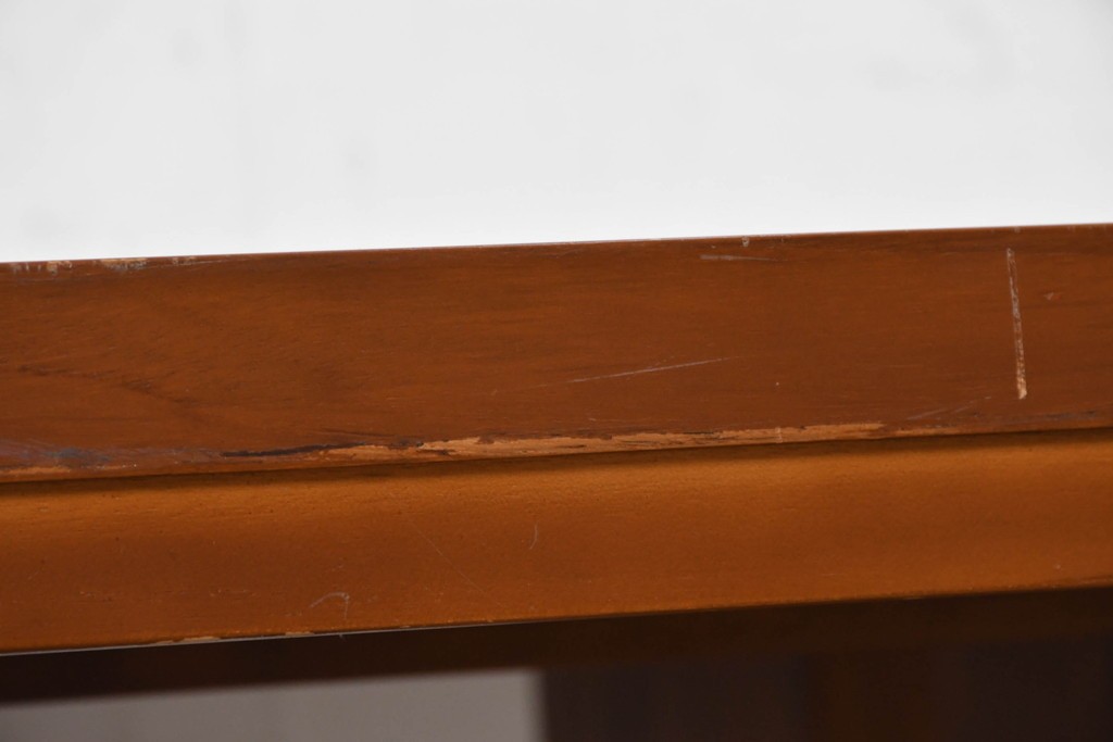 中古　希少な廃番品　チーク無垢材　SCANTEAK(スキャンティーク)　広々とした天板が魅力のダイニングテーブル　(R-089491)