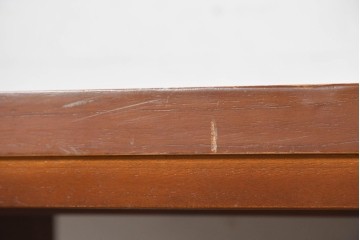 中古　希少な廃番品　チーク無垢材　SCANTEAK(スキャンティーク)　広々とした天板が魅力のダイニングテーブル　(R-089491)