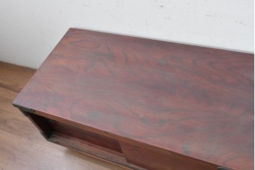 中古　美品!!　岩谷堂箪笥　「菊幸」　欅材　漆塗り　力強い木目と重厚な金具が美しいローボード　(R-089494)