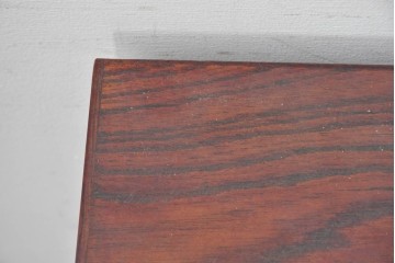 中古　美品!!　岩谷堂箪笥　「菊幸」　欅材　漆塗り　力強い木目と重厚な金具が美しいローボード　(R-089494)