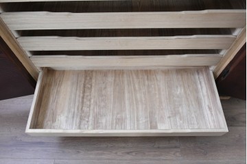 《天板・台輪取り付け加工費込み》　中古　美品!!　欅材　漆塗り　岩谷堂箪笥　「菊幸」　観音扉と重厚な飾り金具が美しい収納箪笥　(R-089495)