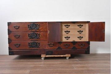 《天板取り付け加工費込み》　中古　美品!!　欅材　漆塗り　岩谷堂箪笥　「菊幸」　観音扉と大小の引き出しを備えたチェスト　(R-089496)