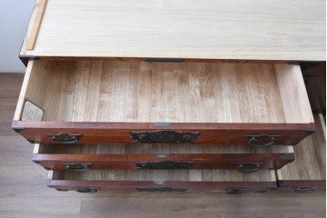 《天板取り付け加工費込み》　中古　美品!!　欅材　漆塗り　岩谷堂箪笥　「菊幸」　観音扉と大小の引き出しを備えたチェスト　(R-089496)