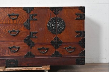 《天板取り付け加工費込み》　中古　美品!!　欅材　漆塗り　岩谷堂箪笥　「菊幸」　観音扉と大小の引き出しを備えたチェスト　(R-089496)