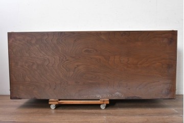 《天板取り付け加工費込み》　中古　美品!!　欅材　漆塗り　岩谷堂箪笥　「菊幸」　観音扉と大小の引き出しを備えたチェスト　(R-089496)