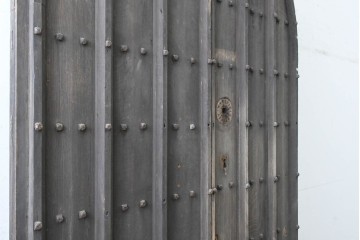 イギリスアンティーク建具　希少!!　オーク材　アーチ型の意匠が印象的な両開き扉2枚(1対)セット　(R-089505)