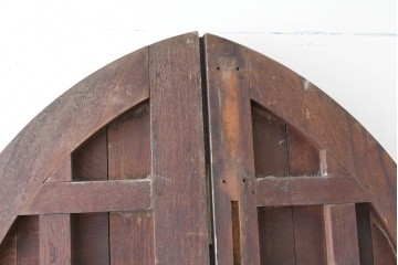 イギリスアンティーク建具　希少!!　オーク材　アーチ型の意匠が印象的な両開き扉2枚(1対)セット　(R-089505)