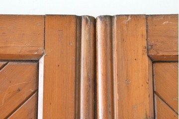 イギリスアンティーク建具　特大!!　高さ約2.4m　取っ手の意匠がクラシカルな両開きドア2枚(1対)セット　(R-089506)