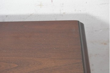 中古　アメリカ　ETHAN ALLEN(イーセンアーレン)　扇形彫刻とカブリオールレッグが美しいチェスト　(R-089513)