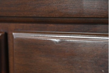 中古　アメリカ　ETHAN ALLEN(イーセンアーレン)　扇形彫刻とカブリオールレッグが美しいチェスト　(R-089513)