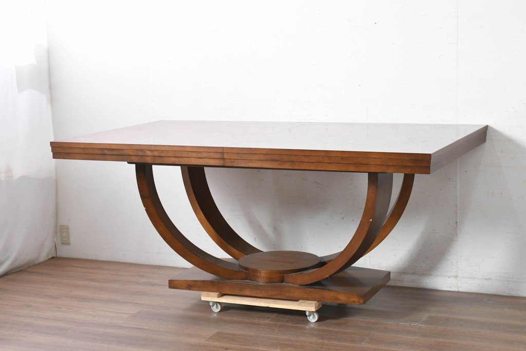 中古　アメリカ最高級ブランド　Century Furniture(センチュリー・ファニチャー)　曲線的な脚部が印象的なエクステンションテーブル　定価約220万円　(R-089514)