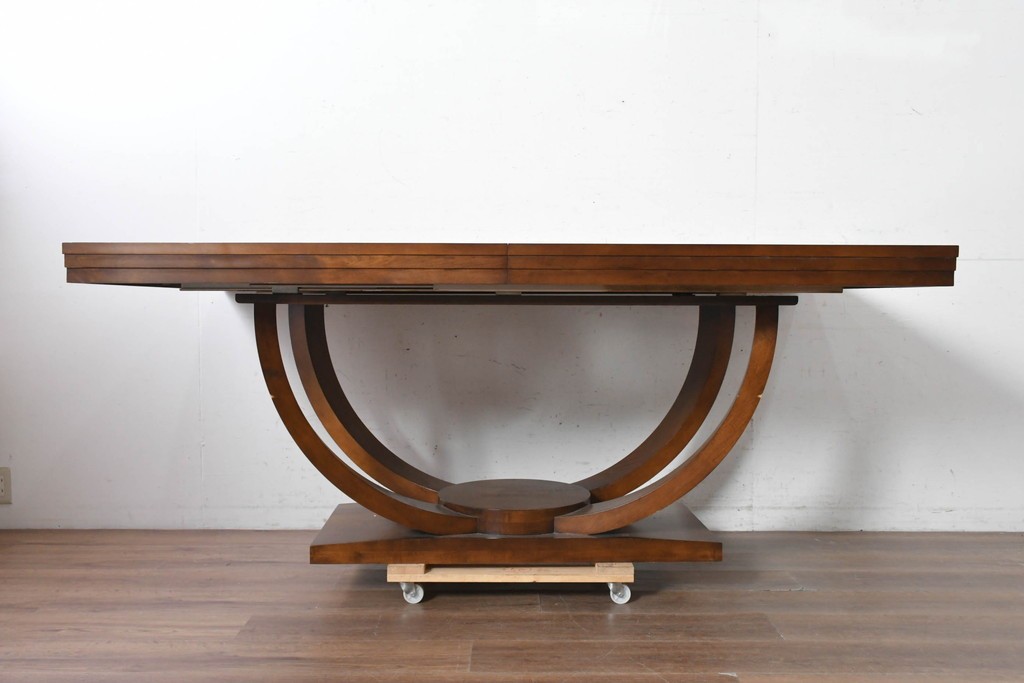 中古　アメリカ最高級ブランド　Century Furniture(センチュリー・ファニチャー)　曲線的な脚部が印象的なエクステンションテーブル　定価約220万円　(R-089514)