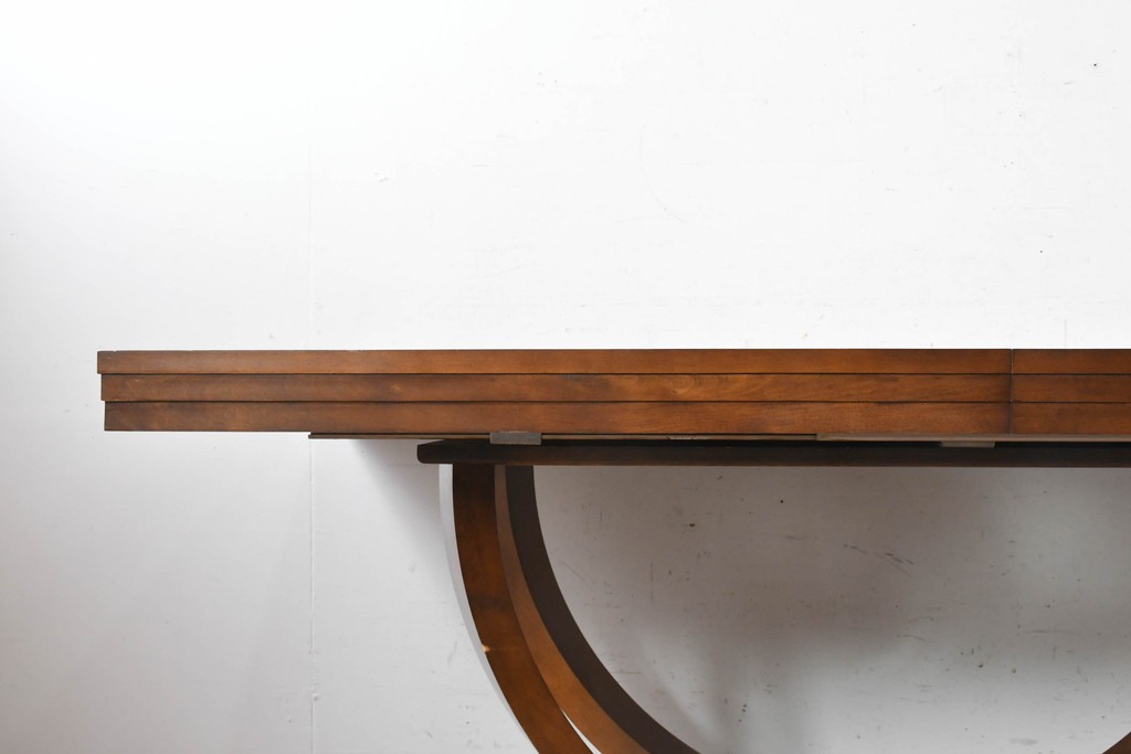 中古　アメリカ最高級ブランド　Century Furniture(センチュリー・ファニチャー)　曲線的な脚部が印象的なエクステンションテーブル　定価約220万円　(R-089514)