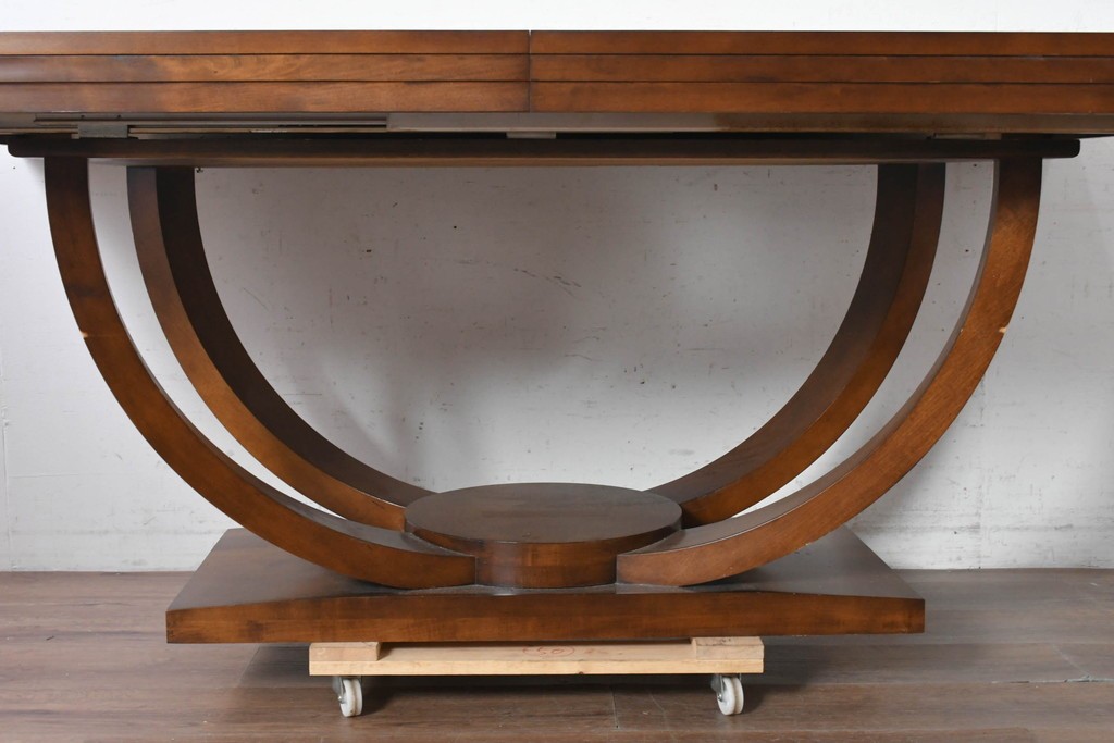 中古　アメリカ最高級ブランド　Century Furniture(センチュリー・ファニチャー)　曲線的な脚部が印象的なエクステンションテーブル　定価約220万円　(R-089514)