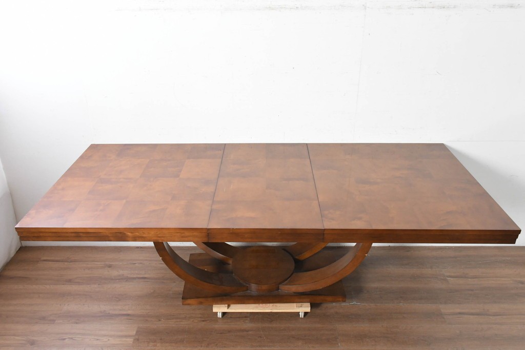 中古　アメリカ最高級ブランド　Century Furniture(センチュリー・ファニチャー)　曲線的な脚部が印象的なエクステンションテーブル　定価約220万円　(R-089514)