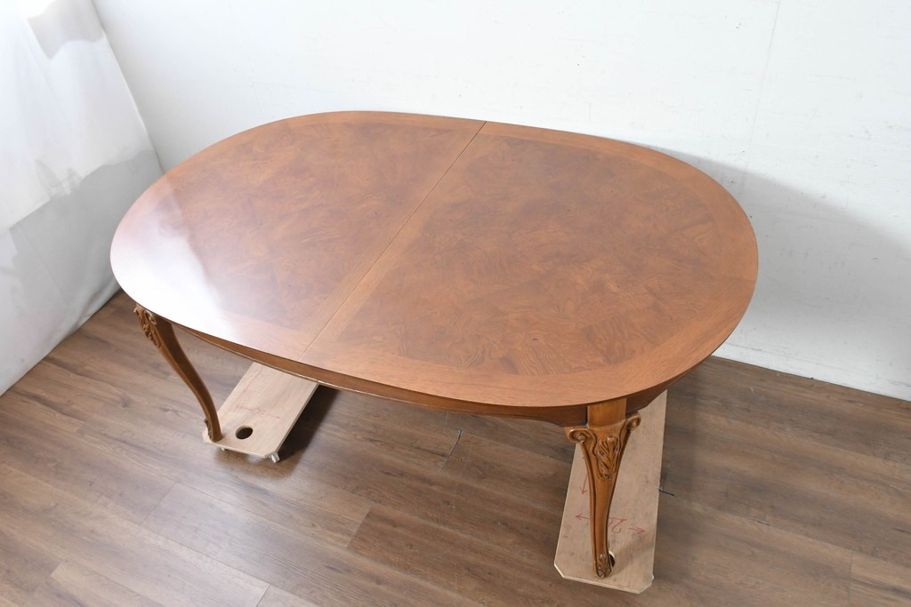 中古　アメリカ高級輸入家具　パーケットリー天板が上品なエクステンションダイニングテーブル　(R-089515)