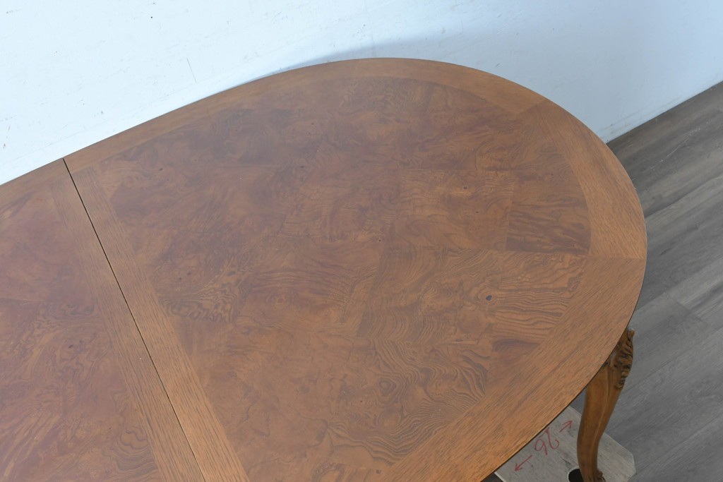 中古　アメリカ高級輸入家具　パーケットリー天板が上品なエクステンションダイニングテーブル　(R-089515)