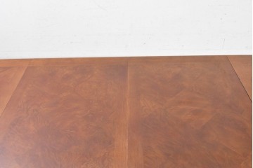 中古　アメリカ高級輸入家具　パーケットリー天板が上品なエクステンションダイニングテーブル　(R-089515)