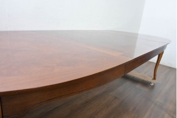 中古　アメリカ高級輸入家具　パーケットリー天板が上品なエクステンションダイニングテーブル　(R-089515)