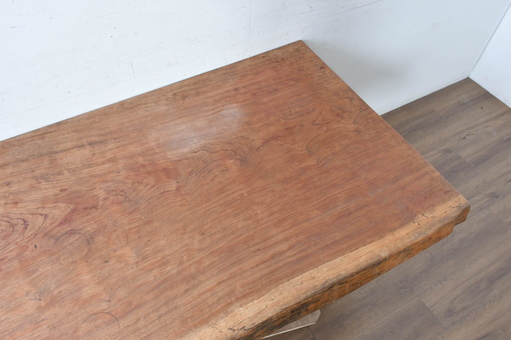 中古　ブビンガ材一枚板　厚みのある天板のダイニングテーブル　定価約125万円　(R-089516)