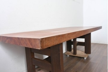 中古　ブビンガ材一枚板　厚みのある天板のダイニングテーブル　定価約125万円　(R-089516)