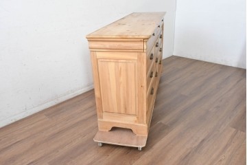 中古　アメリカ　Link Taylor(リンクテイラー)　パイン材　明るい木色が温かみを感じさせるワイドチェスト　(R-089517)