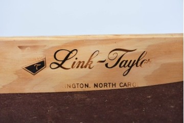 中古　アメリカ　Link Taylor(リンクテイラー)　パイン材　明るい木色が温かみを感じさせるワイドチェスト　(R-089517)