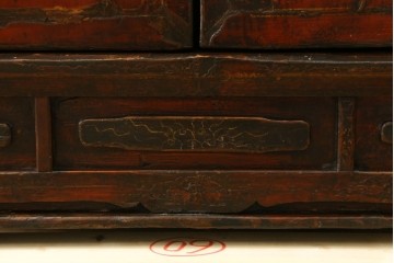 アジアンヴィンテージ　李朝家具　アンティーク調　朱色に花文様が可愛らしいキャビネット　(R-089519)