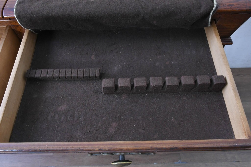 中古　希少モデル　DREXEL HERITAGE(ドレクセルヘリテイジ)　拡張天板と引き出しを備えたクラシカルなサービングカート　(R-089520)