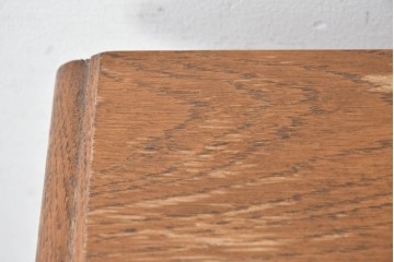 ポーランドヴィンテージ　GRUDZIADZKIE FABRYKI MEBLI　オーク材　曲線的な意匠が目を引くキャビネット　(R-089523)