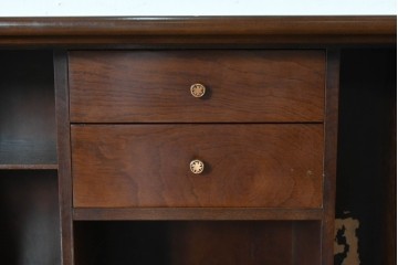 中古　国会議事堂納品の高級家具メーカー　徳田家具　彫刻意匠が上品なライティングビューロー　(R-089524)