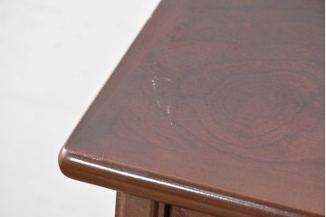 中古　国会議事堂納品の高級家具メーカー　徳田家具　彫刻意匠が上品なライティングビューロー　(R-089524)