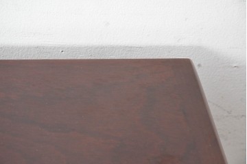 中古　国会議事堂納品の高級家具メーカー　徳田家具　彫刻意匠が上品なライティングビューロー　(R-089524)