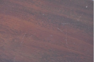 イギリスアンティーク　マホガニー材　天板の曲線がやわらかな印象を与えるシンプルなデザインのデスク　(R-089526)