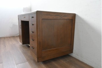 【簡易リペア限定品】　和製ヴィンテージ　昭和中期　レトロなデザインと充実した収納力が魅力の両袖机　(R-089527)