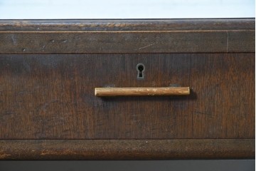 【簡易リペア限定品】　和製ヴィンテージ　昭和中期　レトロなデザインと充実した収納力が魅力の両袖机　(R-089527)