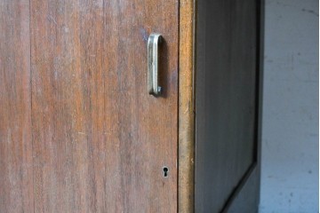 【簡易リペア限定品】　和製ヴィンテージ　昭和中期　レトロなデザインと充実した収納力が魅力の両袖机　(R-089527)