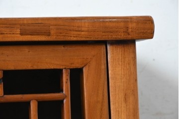 中国ヴィンテージ　アンティーク調　幾何学的な格子意匠が印象的なキャビネット　(R-089529)