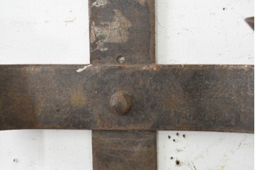 《壁付け照明加工費込み》　イギリスヴィンテージ　ロートアイアン　重厚感ある佇まいのキャンドルスタンド型ウォールライト　(R-089537)