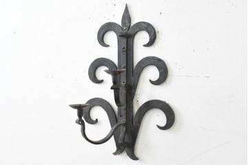 《壁付け照明加工費込み》　イギリスヴィンテージ　アイアン　無骨な佇まいのキャンドルスタンド型ウォールライト　(R-089538)