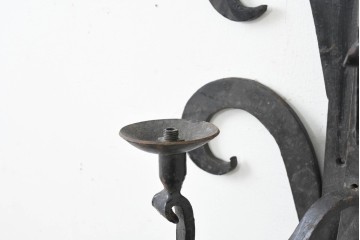 《壁付け照明加工費込み》　イギリスヴィンテージ　アイアン　無骨な佇まいのキャンドルスタンド型ウォールライト　(R-089538)