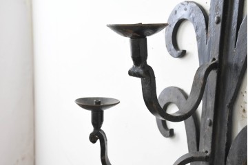 《壁付け照明加工費込み》　イギリスヴィンテージ　アイアン　無骨な佇まいのキャンドルスタンド型ウォールライト　(R-089538)