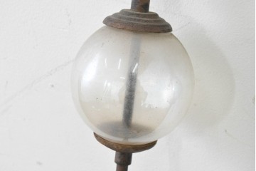 中古　アイアン　鳥と蝶のモチーフが愛らしいプランツサポート2個セット　(R-089558)
