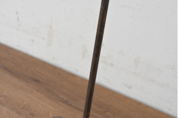 中古　アイアン　鳥と蝶のモチーフが愛らしいプランツサポート2個セット　(R-089558)