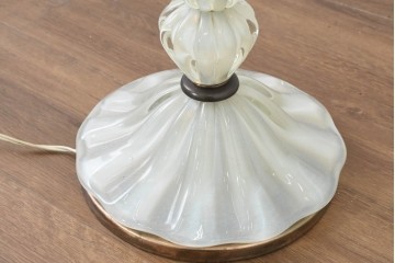 和製ヴィンテージ　希少モデル!　岩田工芸ガラス　花型のガラス装飾が空間を華やかに彩るスタンドライト　※花びらに欠損あり　(R-089567)