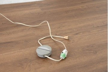 和製ヴィンテージ　希少モデル!　岩田工芸ガラス　花型のガラス装飾が空間を華やかに彩るスタンドライト　※花びらに欠損あり　(R-089567)